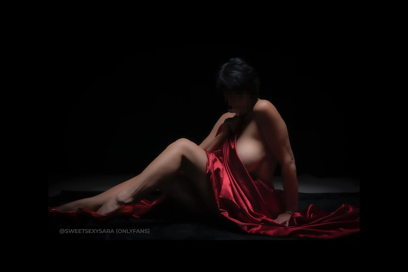 Sexy Sara 34H ❤️ Canadian Hot M*LF profile banner