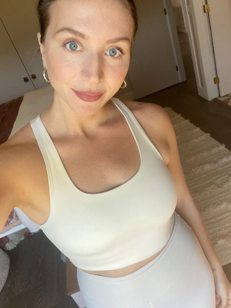 Jessica's Yoga feet's avatar