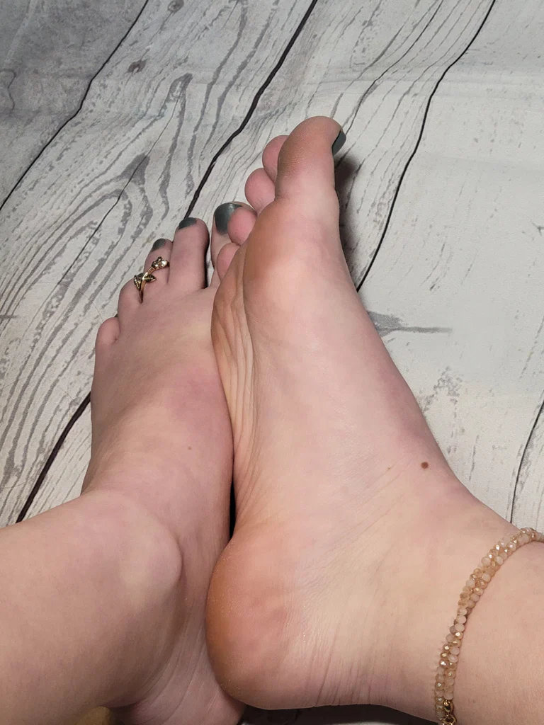 Your foot Goddess's avatar