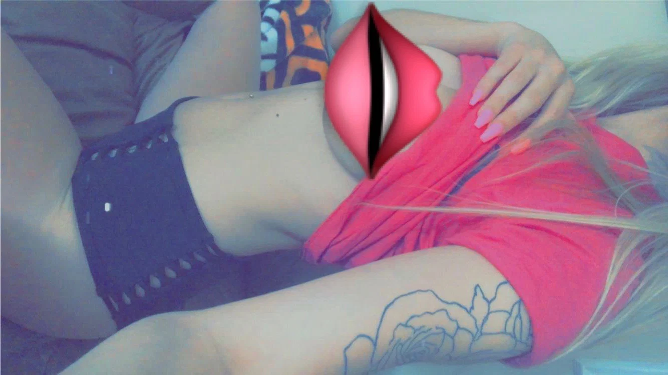 Desi🦋 profile banner
