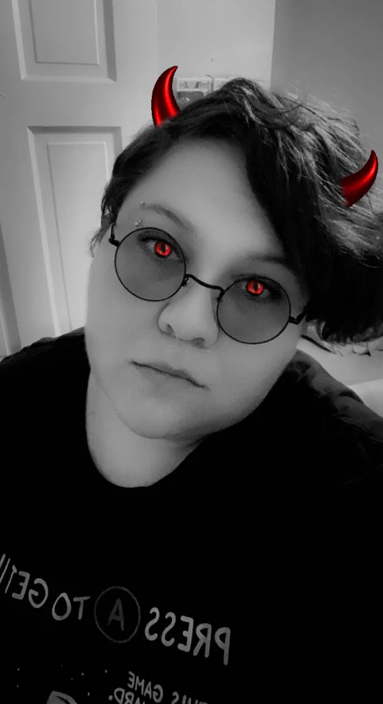 Ravynne Lightshadow's avatar