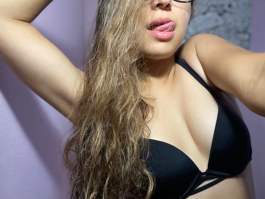 Kat Blonde's avatar