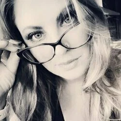 Elliewrites's avatar