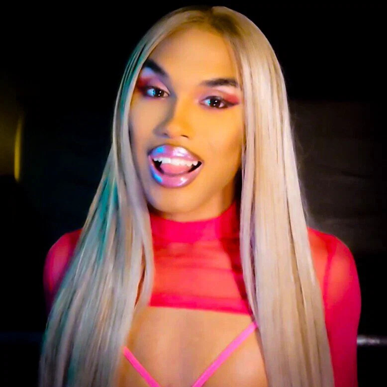 NICKI DOLL's avatar