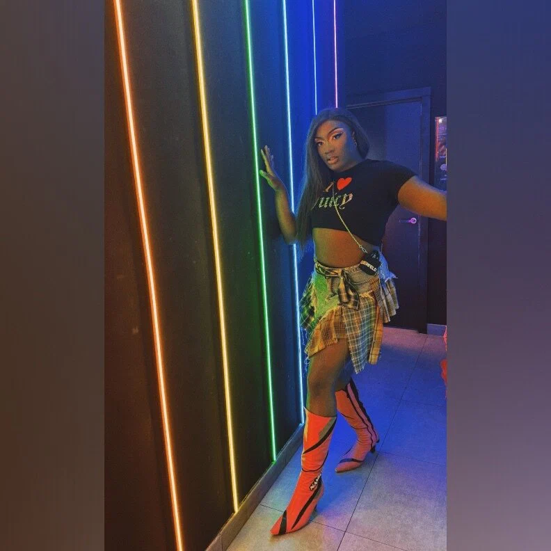 Queenofass profile banner