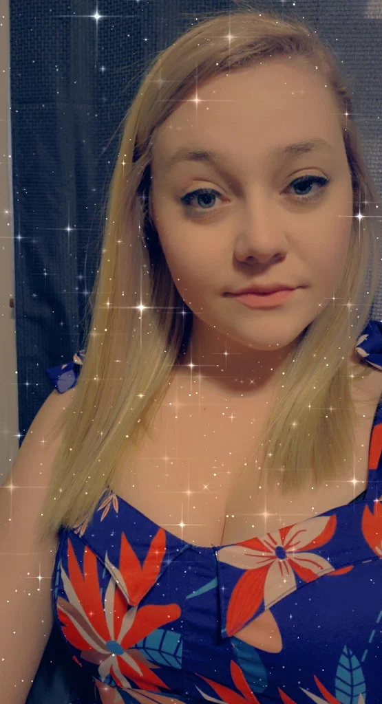Your favorite blonde 😘's avatar