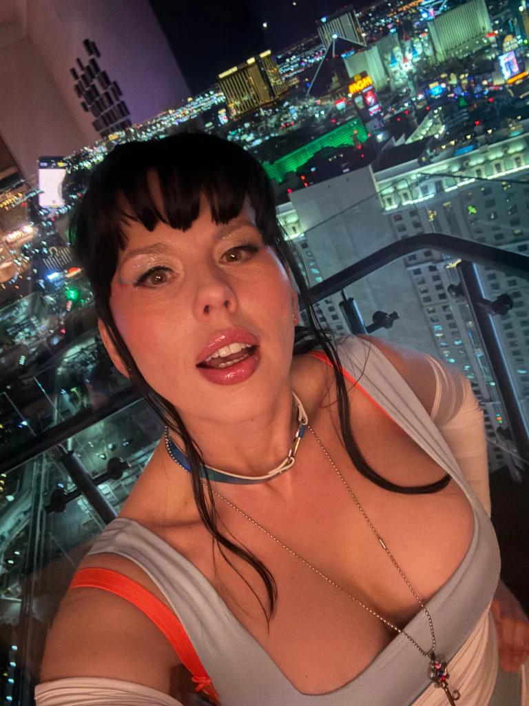 Amber Chase ®