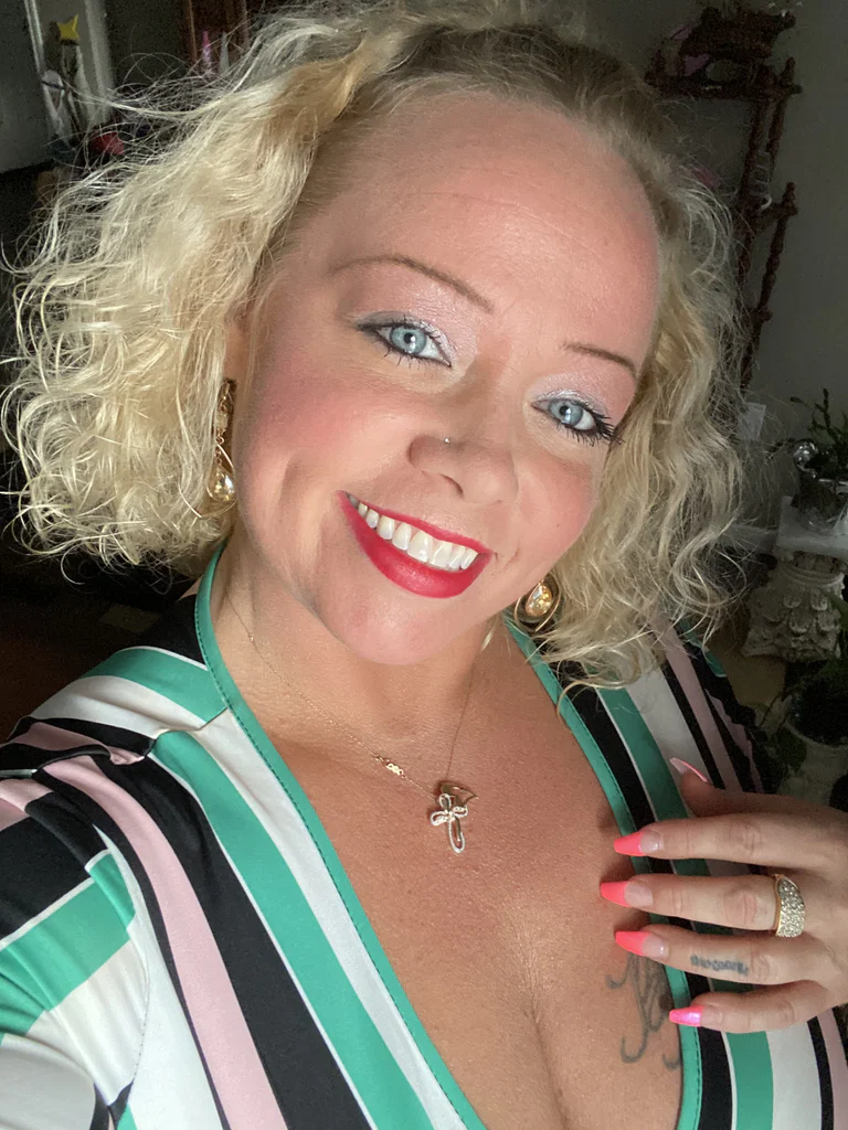 Sarah Francis's avatar