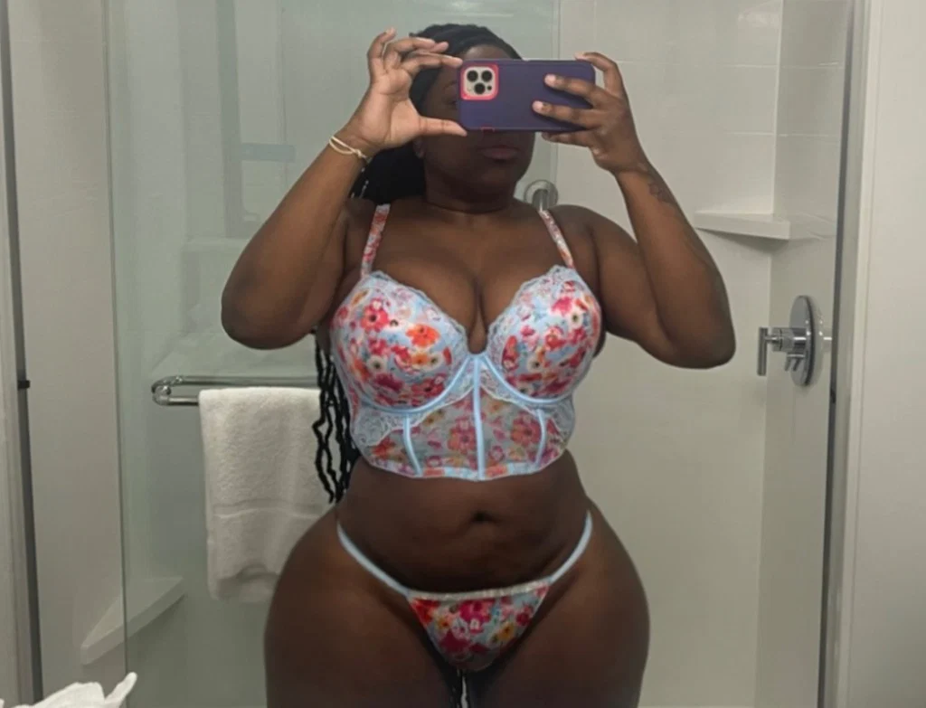 Mia 🤯's avatar