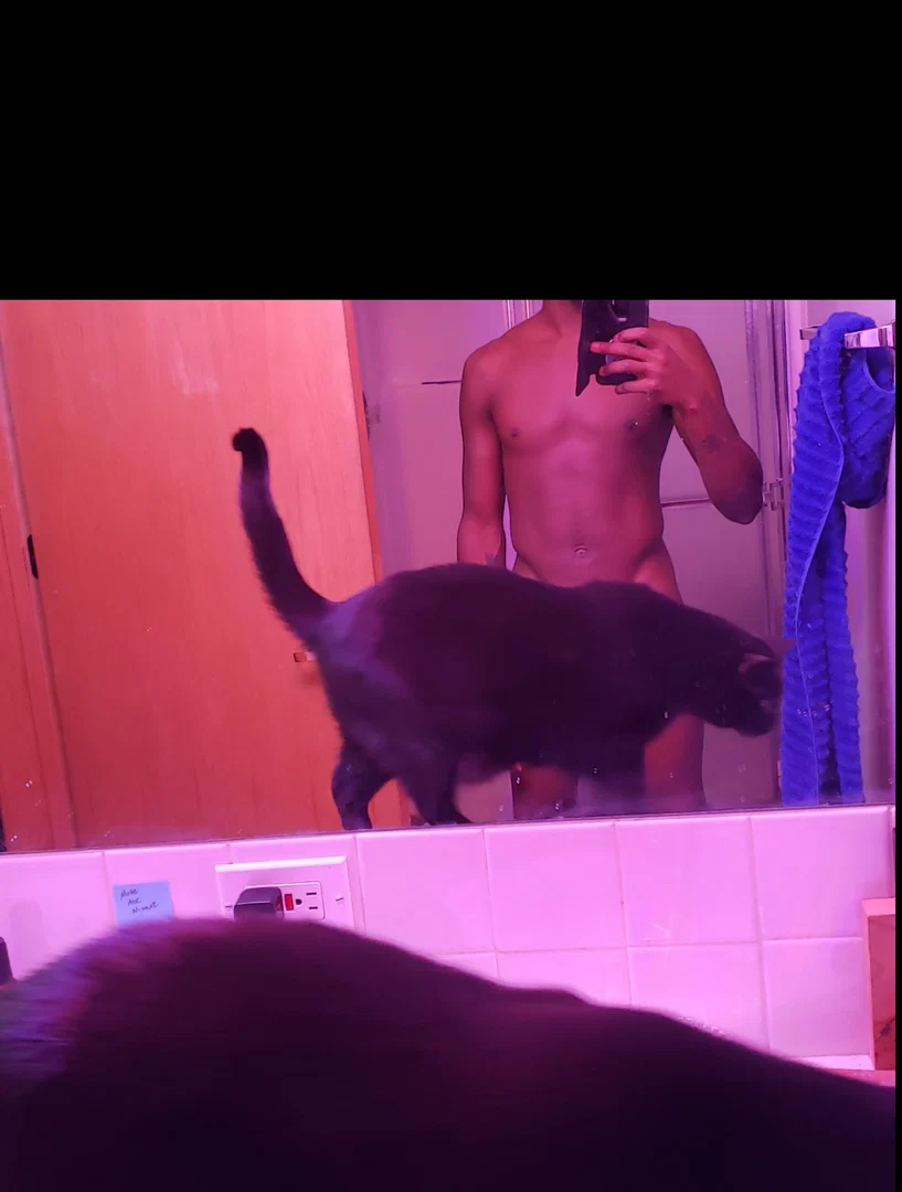 Queezus profile banner
