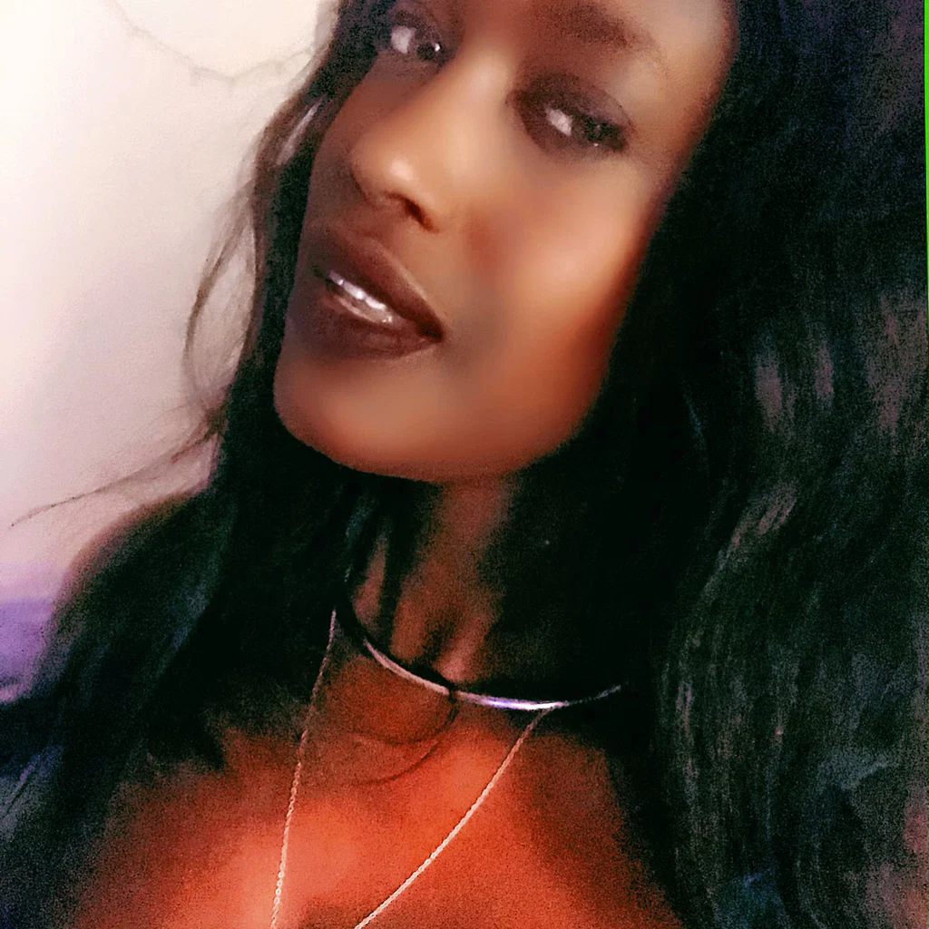 Nina Star's avatar
