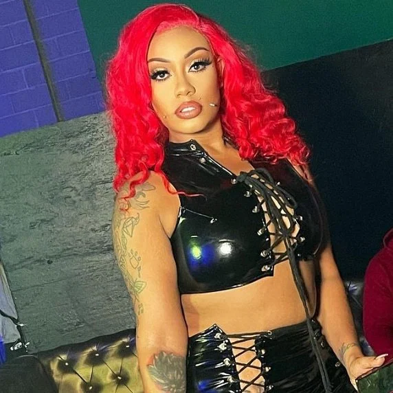 Mandi's avatar