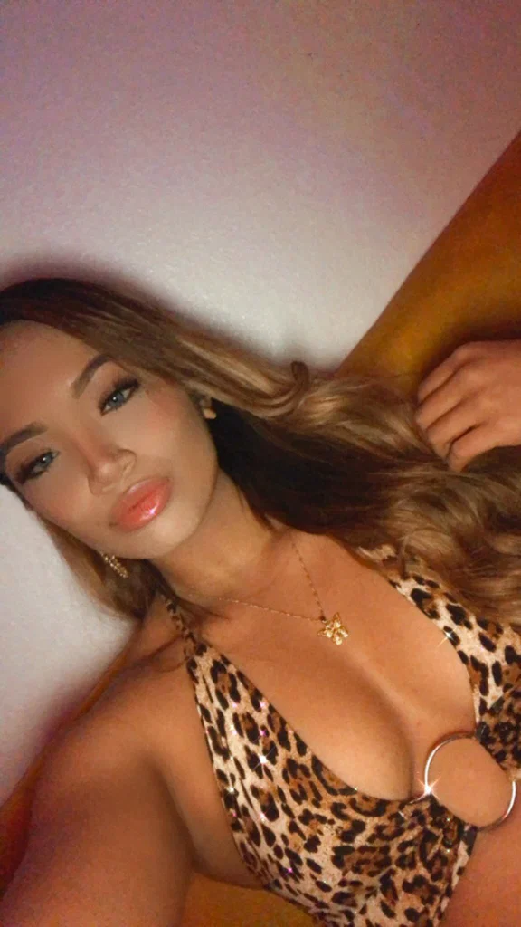 D👑's avatar