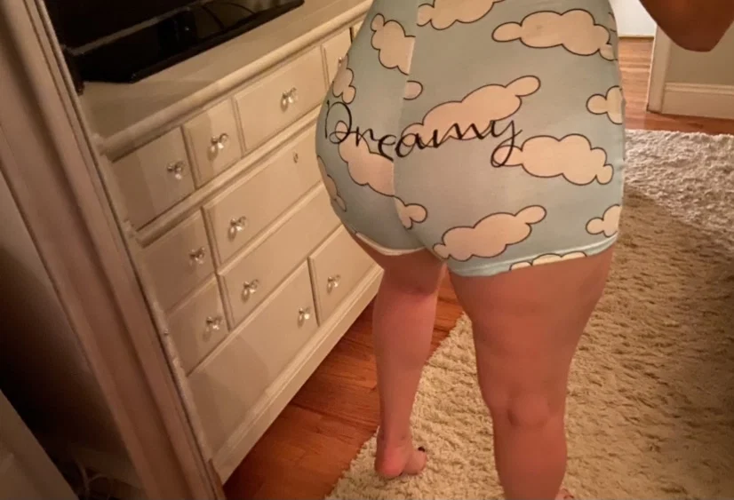 Chloe Belle profile banner