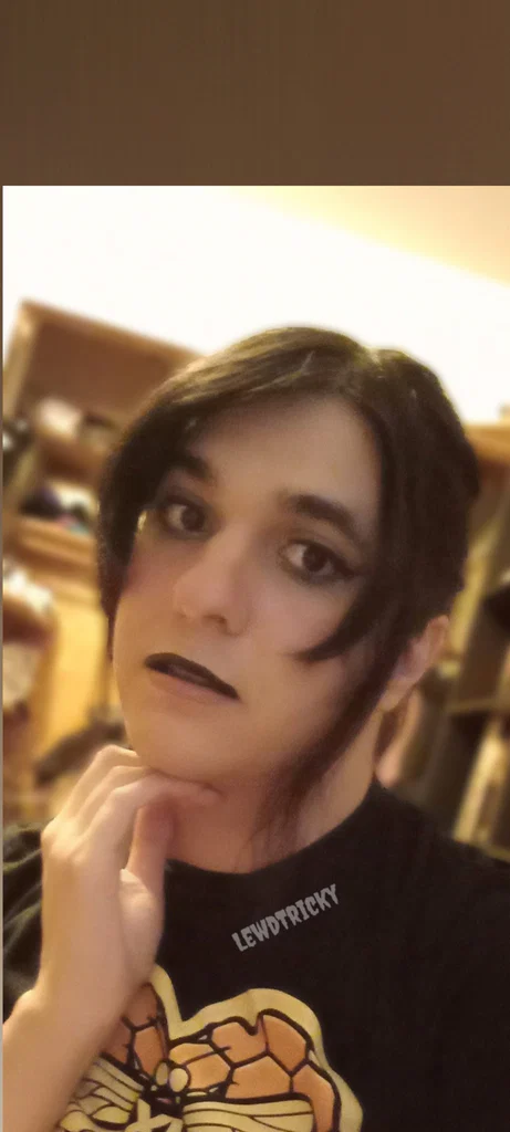 ~ T R I C K Y ~'s avatar