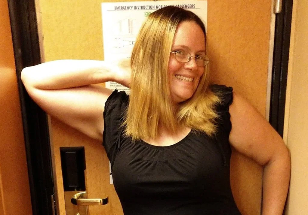 GothicBustyBootyBabe's avatar