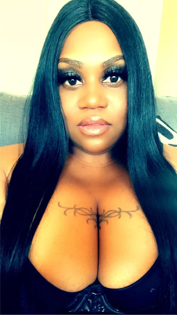 NikNik 💋's avatar