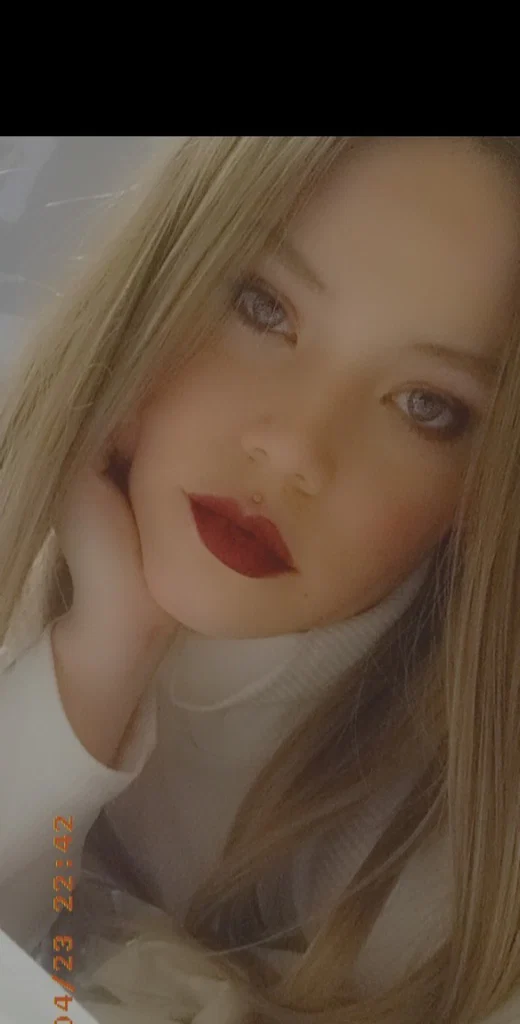 Alaska Peach's avatar