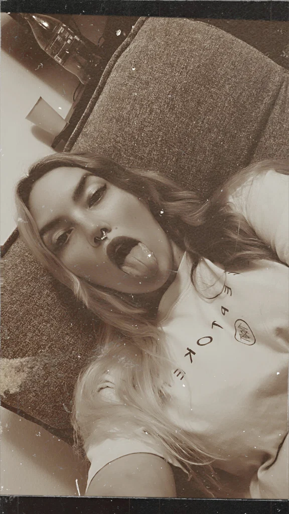 Lola Rae's avatar