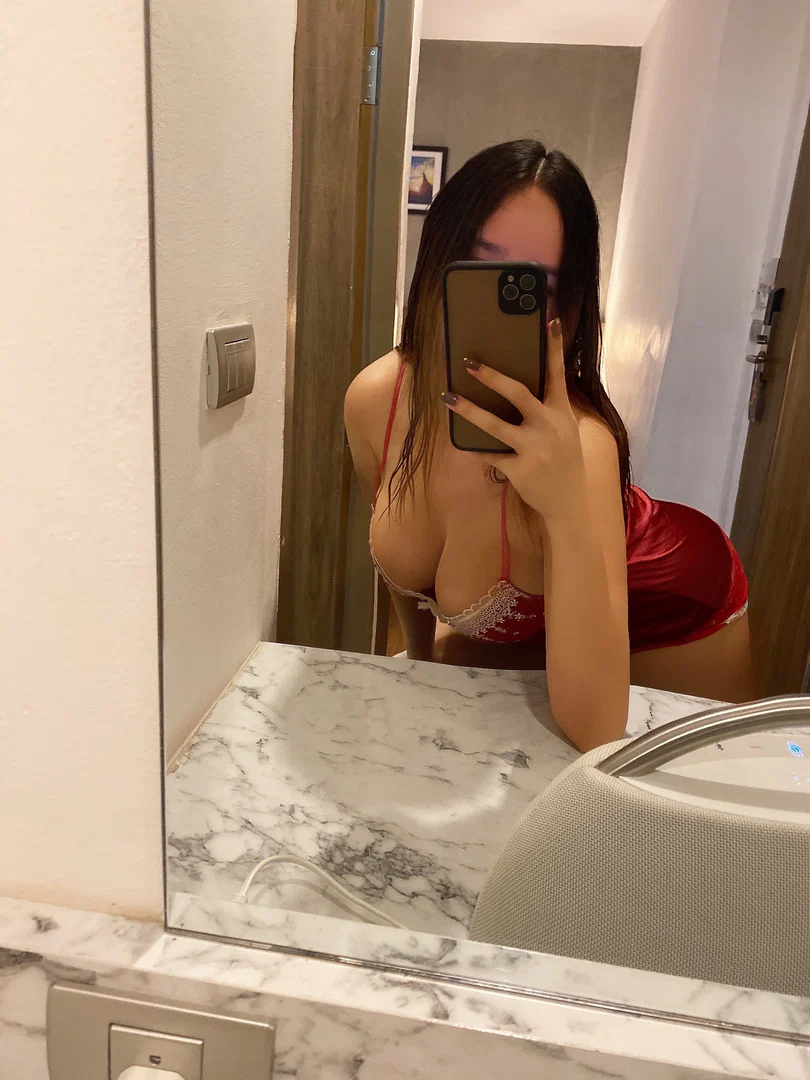 Oops Eve profile banner