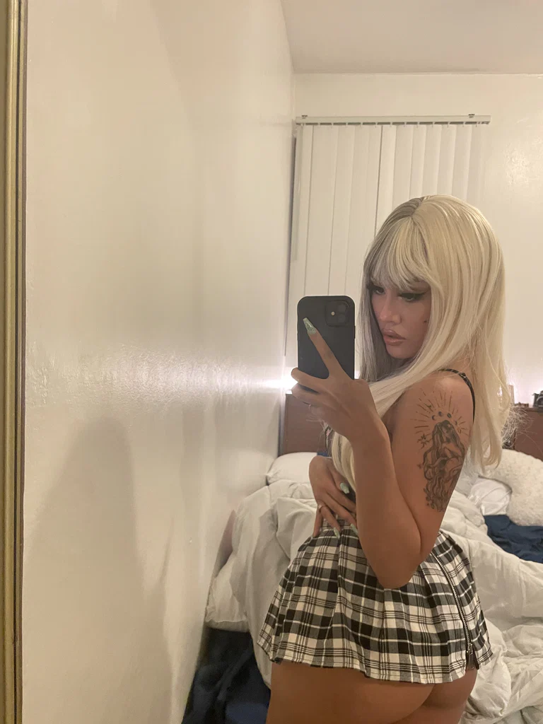DEMI's avatar