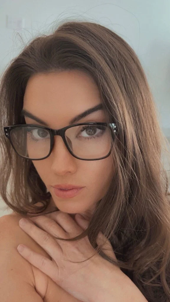 GABBY THE HOTWIFE