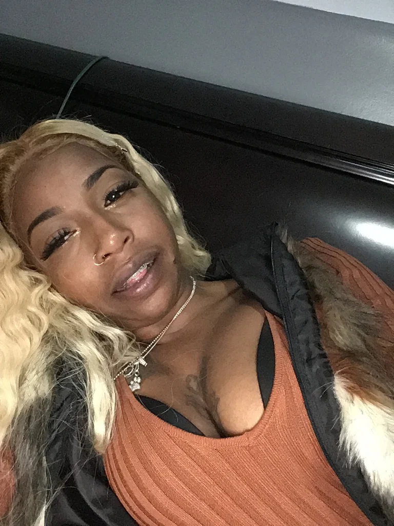 Holly Starr's avatar