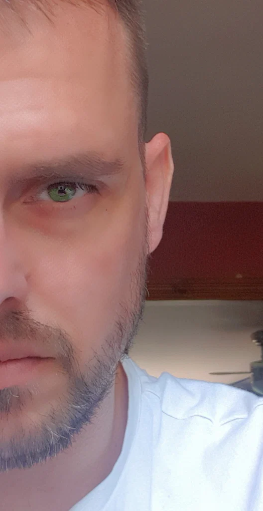 Naughtysideof's avatar