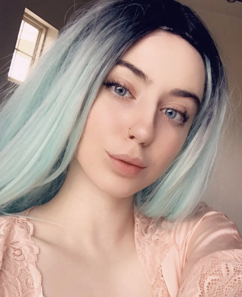 Lola Fawn's avatar