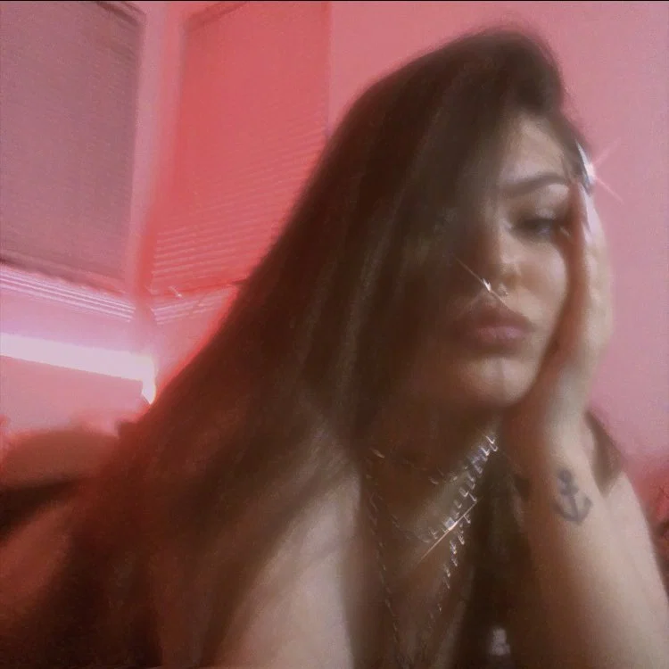 b✨'s avatar