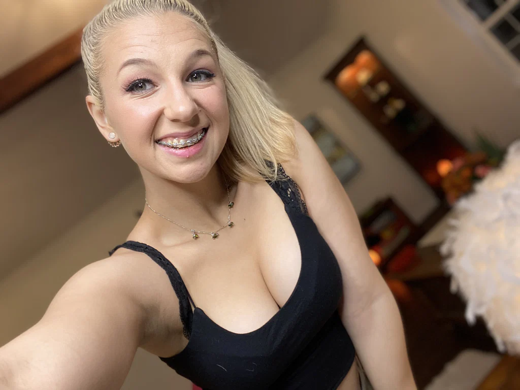 Miss Aspen Free's avatar