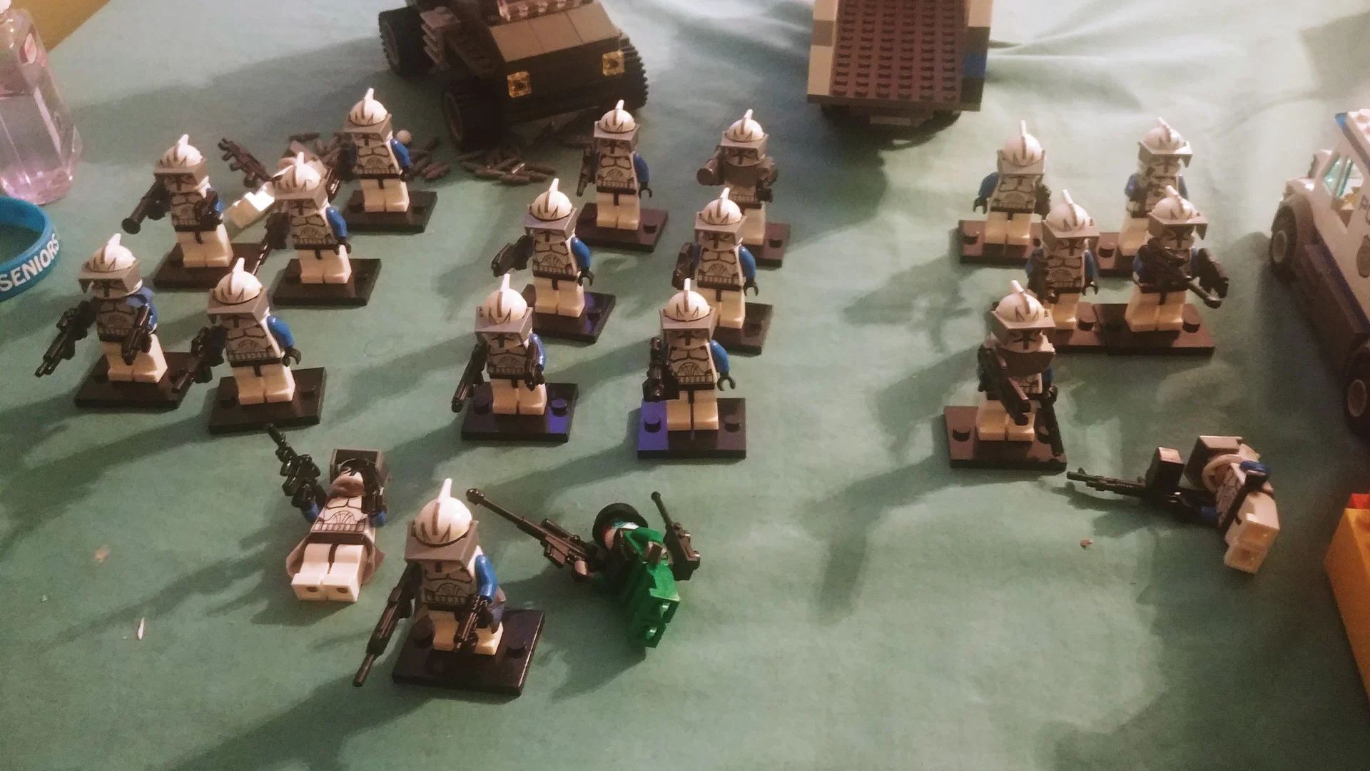 Random Lego Pics (do SFW pages work?) profile banner