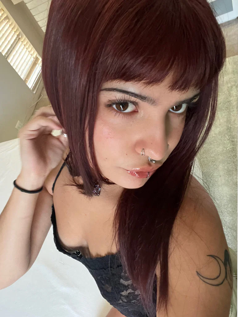sel 🖤's avatar