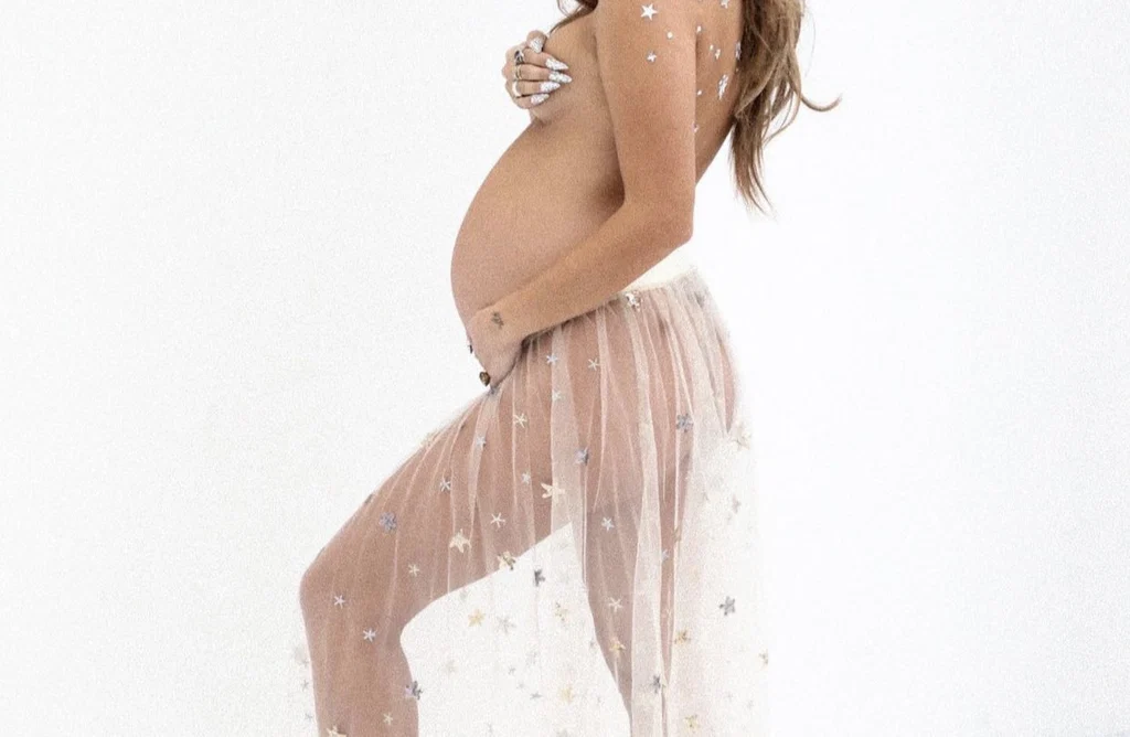 Pregnant girl's avatar
