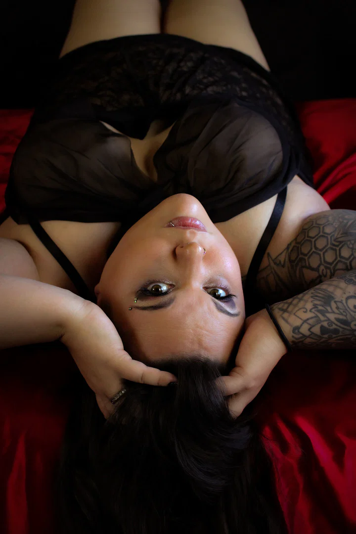 Giselle Rogue profile banner