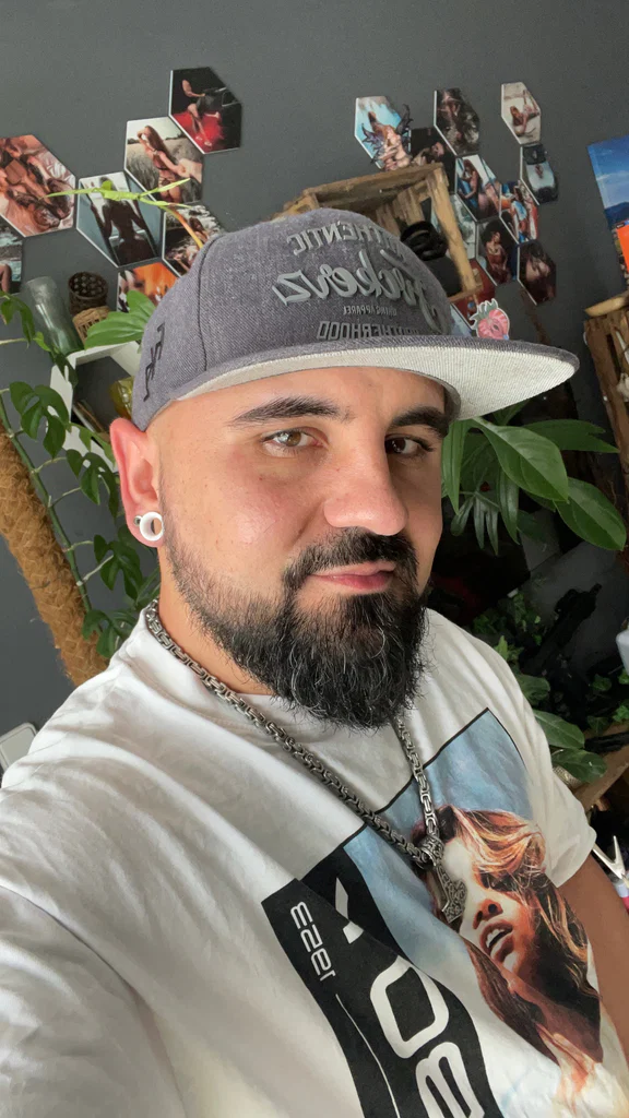 DanielMustafa_MomentsInArt's avatar