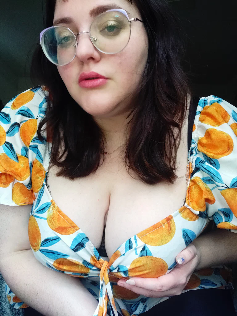 Honeysuckle's avatar