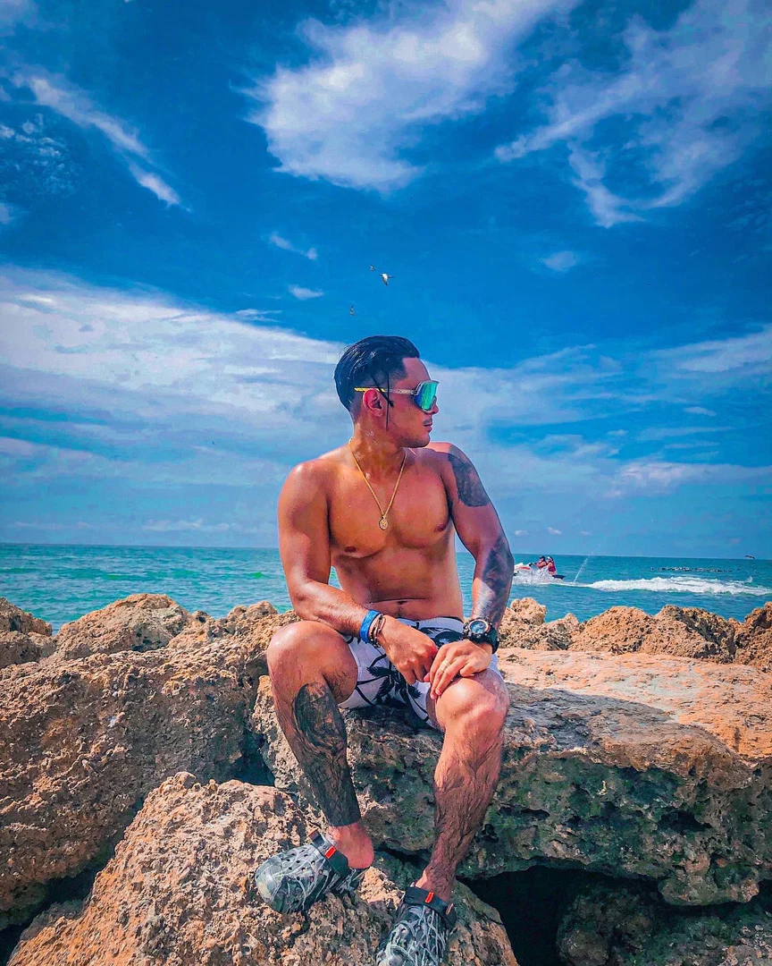 Camilo Holguin profile banner
