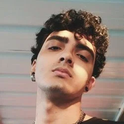 𝕰𝖘𝖙𝖊𝖇𝖆𝖓 🌹's avatar
