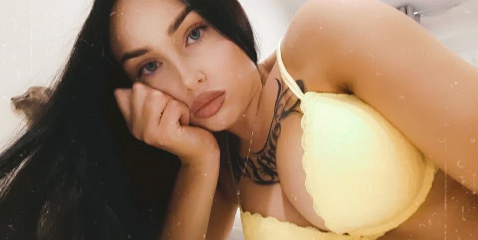 Polina profile banner