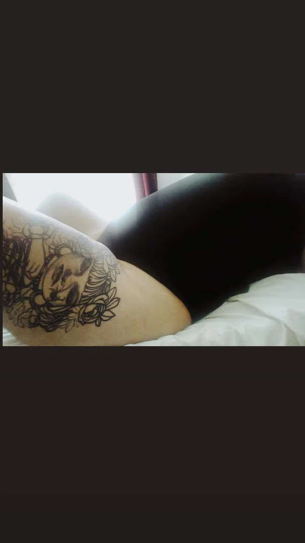 Lola profile banner