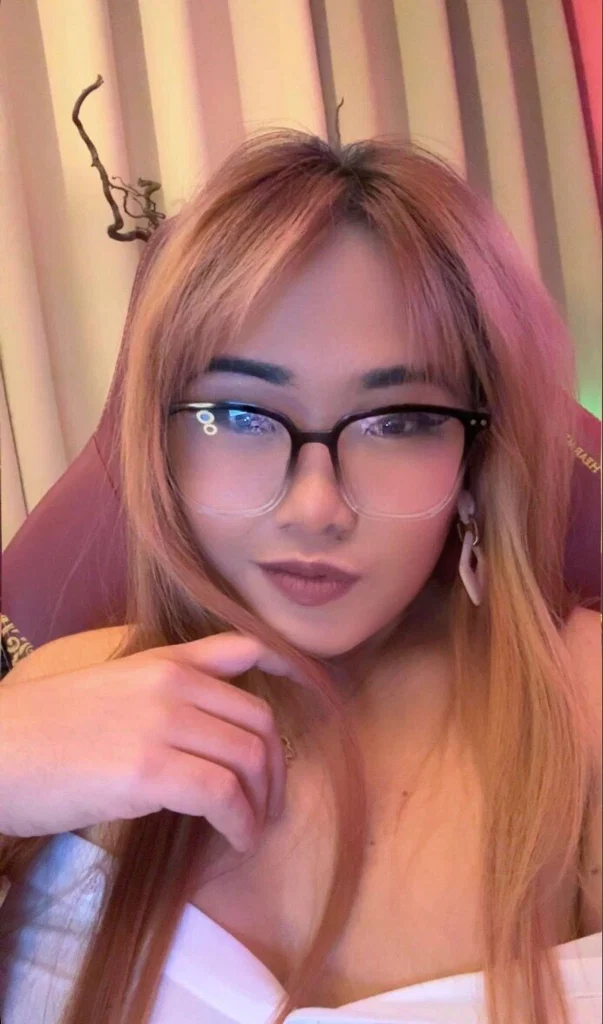 🦋 Asiannabi 🦋's avatar