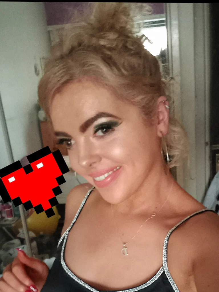 Debbie's avatar