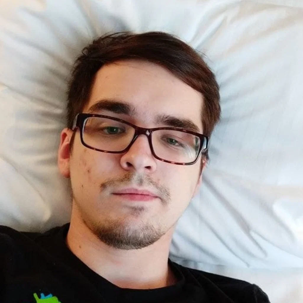 AlexS's avatar
