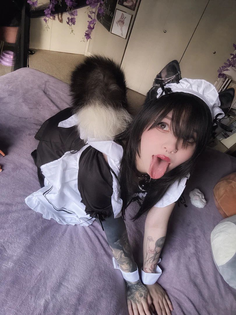 Filipina long tongue pup 🐶 profile banner