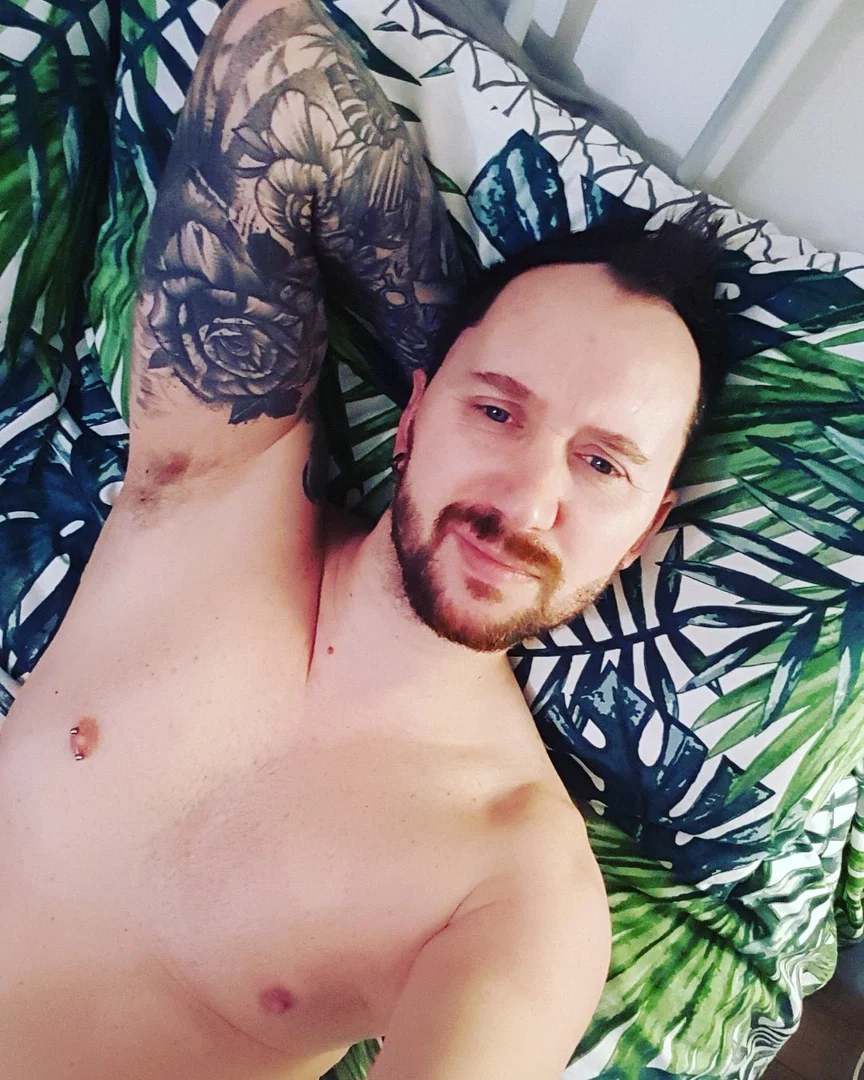 Bottom guy profile banner