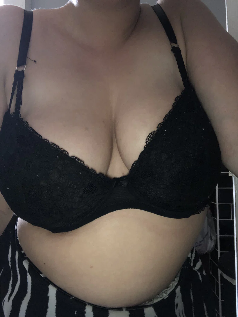 Claudia profile banner