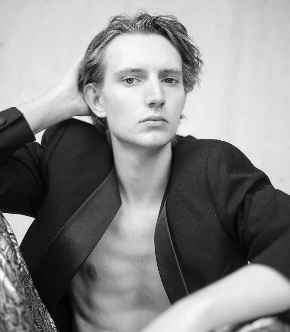 Ewan Maxwell profile banner