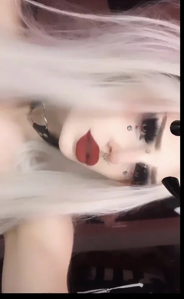 lil waifu's avatar