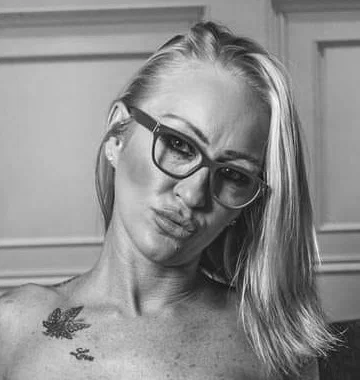 Shy_blondebabe's avatar